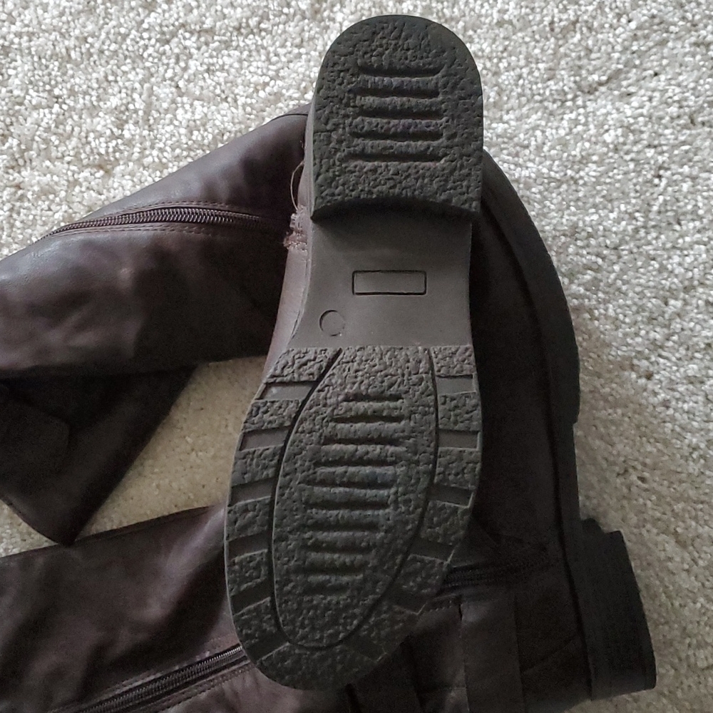 Shoes - Picture 4 of 6